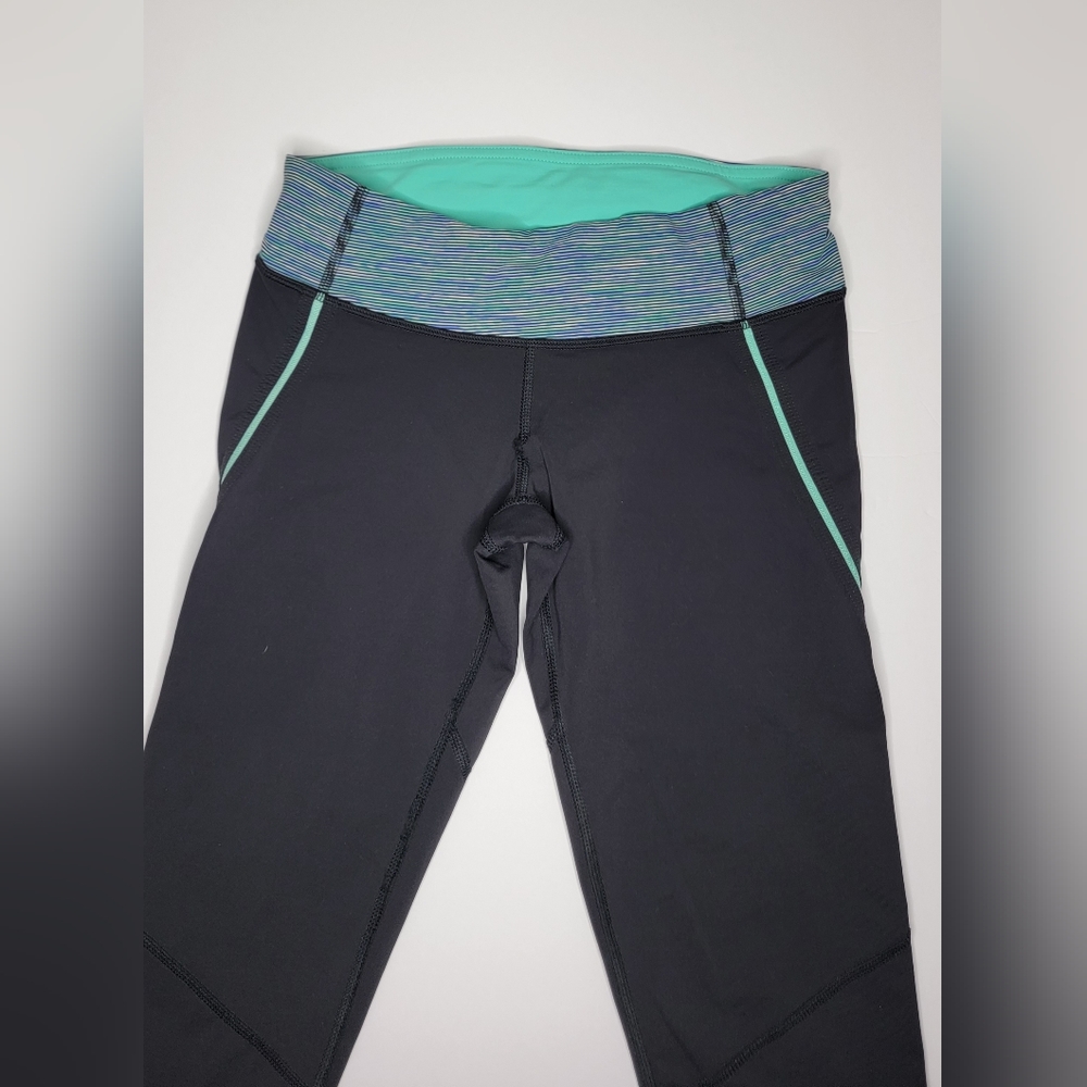 Lululemon Run Excel Crop 3/4 Green Stripes Leggings 4 - Picture 3 of 8